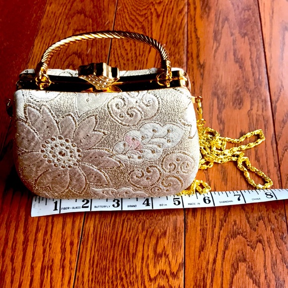 Gold embossed evening bag - Picture 1 of 7